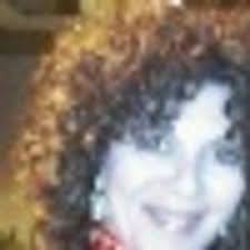 Valerie Thibodeau (@stylistadvocate)