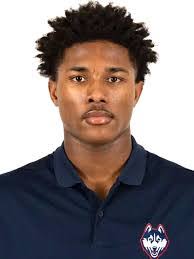 Micah Leon's Instagram, Twitter & Facebook