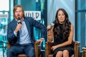 Mar 20, 2020 · chip and joanna gaines, with their five kids, ages 1 to 15, have found some fun ways to stay sane and savor the extra — albeit mandated — family bonding during this unprecedented time. Fixer Upper Scandals Chip And Joanna Gaines Have Faced