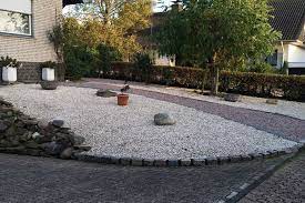 In ihrem garten lassen sich aus kies mithilfe von gabionen weitere zierelemente. Garten Des Grauens Nur Beton Schotter Und Steine Nabu