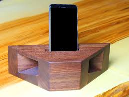 Ever wanted to play loud music but your phone speaker isn't loud enough? How To Build A Wooden Phone Amplifier And Charging Station Wwgoa Woodworkers Guild Of America
