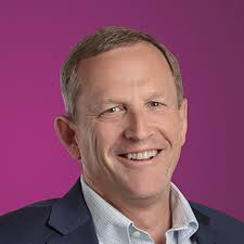 Find Emails and Phone Numbers of Banking Finance Officers