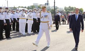 Members of the unit who participated in said actions are allowed to wear the awarded unit citations on their uniforms. Arhangelsk Otmetil Den Vmf Tradicionnym Paradom