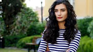 .بویوک اوستون (tuba büyüküstün) و tuba byukustun توبا بویوک اوستون یک بازیگر ترکیه ای اهل ترکیه و زاده ی استانبول است توبا متولد سال 1982 میلادی یا 1365 توبا در سال 1390 در پاریس در فرانسه با یک بازیگر ترک به نام اونور سایلک (onur saylak) متولد 1356 ازدواج کرد. Ø£ÙƒØ«Ø± Ù…Ù† Ù£Ù  Ø¥Ø·Ù„Ø§Ù„Ø© Ù…Ù…ÙŠØ²Ø© Ù„Ù„ÙÙ†Ø§Ù†Ø© Ø§Ù„ØªØ±ÙƒÙŠØ© ØªÙˆØ¨Ø§