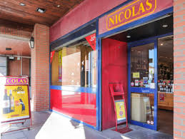 Place à l'événement solo danse ! Magasin Nicolas Marcq En Baroeul Vin Champagne Spriritueux