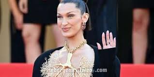 Check spelling or type a new query. Bella Hadid Zeigt Einen Winzigen Bikini Auf Einem Yachtausflug Mit Ihrem Freund Marc Kalman In Cannes