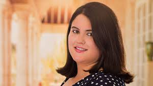 To avoid the effect, choose one of the trendy hairstyles for round faces. Good Hairstyles To Make A Big Round Face Look Smaller