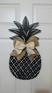 Pineapple Door Hanger Door Hangers Diy Burlap Door Hangers Pineapple Crafts