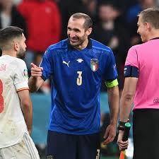 Jun 11, 2021 · chiellini is 36 and bonucci 34 and they have a combined 209 caps for italy (107 for chiellini, 102 for bonucci). Giorgio Chiellini Erklart Warum Ihm Bei Der Elfer Auslosung Mit Jordi Alba Zum Lachen Zumute War Stern De
