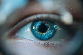In dem lied beschreibt humpe, wie verschiedene dinge sie kalt lassen, bis auf die blauen augen ihres liebhabers. Das Sagt Deine Augenfarbe Uber Deinen Charakter Aus
