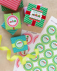 My candy bar wrappers are a free printable that you can find on kenarry. Free Printable Holiday Gift Wrap Paper Chain Decoration Party Inspiration