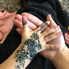 That's because the extra ingredient used to blacken. Mum S Anger As Nursery Gives Her Daughter 4 A Henna Tattoo Without Her Permission Hull Live