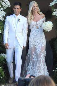 Victoria S Secret Model Devon Windsor Marries Johnny Dex Barbara In Beautiful Beachside Wedding Beachside Wedding Devon Windsor Wedding People