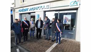 Découvrez les comptes et services du crédit agricole et bénéficiez d'un ensemble de solutions pour faciliter la gestion de vos comptes bancaires. Blanzy Commerces Les 1 600 Signatures De La Petition Contre La Fermeture Apportees Au Credit Agricole Par Les Elus