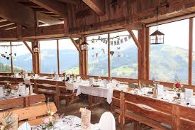 Unsere hochzeit auf der alm wurde von maria perfekt geplant und durchgeführt hier gibt es nichts zu beanstanden. Heiraten In Den Bergen Unsere Tipps Munich Mountain Girls