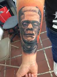 ▷ Tatuaje del artista Mexicano Gerardo Aceves, lobo acuareloso