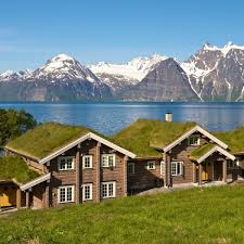 Most of the peaks are part of a peninsula that runs on a north\south axis. Lyngen Lodge Im Nordlichsten Teil Norwegens Creme Guides