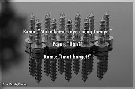 Tapi jika kamu kehabisan ide dalam mencari kata kata romantis buat pacar/pasangan, maka sobat titikdua kali ini akan membagikan kumpulan kata kata. 10 Kata Kata Gombalan Lucu Untuk Ngerayu Pacar Lagi Ngambek