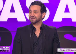 Et en français, ça fait jean dujardin a rigolé l'animateur de. Touche Pas A Mon Poste Le Petit Journal Juge Par Cyril Hanouna Et Sa Bande Toutelatele