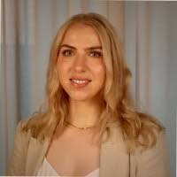 Anna Deford's Instagram, Twitter & Facebook