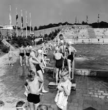 De Stad Groningen Zwembad Papiermolenbad 1960 Groningen Nederland Stad