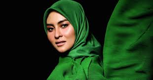 For your search query wany hasrita ewah ewah lirik hd mp3 we have found 1000000 songs matching your query but showing only top 10 results. Wany Hasrita Canggung Komposer