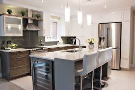 Cuisine Contemporaine Avec Integration D Un Cellier Dans L Ilot Home Kitchens Kitchen Design Kitchen Remodel
