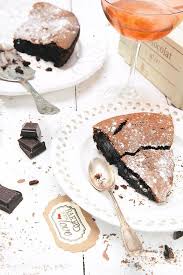 Nos Idees Faciles Pour Un Plateau Tele Reussi Elle A Table Fondant Au Chocolat Sans Gluten Fondant Au Chocolat Vegan Recettes De Dessert Vegetalien