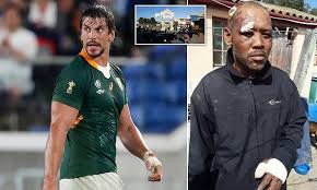 Eben etzebeth is a renowned rugby player in south africa due to his outstanding skills and tricks. South African Rugby Star Eben Etzebeth Accused Of Pistol Whipping Two Men During Racial Assault Daily Mail Online