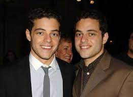 دليلك إلى التاريخ الإسلامى الصحيح دون تزوير أو تشويه | إشراف الدكتور راغب السرجاني. Ø´Ù‚ÙŠÙ‚ Ø±Ø§Ù…ÙŠ Ù…Ø§Ù„Ùƒ Ø§Ù„ØªÙˆØ£Ù… ÙŠØ«ÙŠØ± Ø¬Ø¯Ù„Ø§ Ø¹Ø¨Ø± Twitter Ø­ÙƒØ§ÙŠØ© ØªØ¬Ø§ÙˆØ²Ù‡ Ø§Ø®ØªØ¨Ø§Ø±Ø§Øª Ø§Ù„Ø¬Ø§Ù…Ø¹Ø© Ø¨Ø¯Ù„Ø§ Ù…Ù†Ù‡ Ø®Ø¨Ø± ÙÙŠ Ø§Ù„ÙÙ†