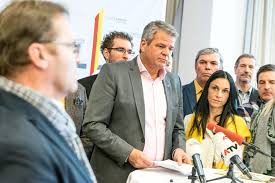 Das team kärnten stellt sich vor. Kofer Sieht Nulllohnrunde Fur Politiker Als Zeichen Des Anstandes In Karnten 5 Minuten Nachrichten Aktuelles