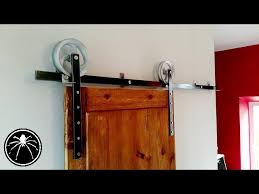 Porte coulissante pour un gain d'espace maximale. Creation D Une Porte Coulissante Effet Porte De Grange Youtube