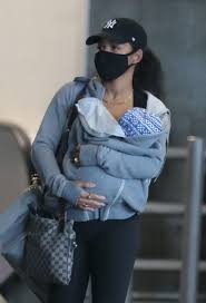 Christina milian welcomes son kenna: Christina Milian Does Social Distancing With Seraphine S Babywearing Hoodie Celebrity Maternity Celebrity Maternity Seraphine Blog