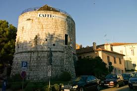 Tz porec) blick auf die altstadt von porec und die dahinter liegende insel sv. Porec Bilder Fotogalerie Von Porec Hochwertige Sammlung