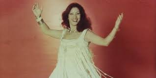 Walkyria santos is one of the richest brazilian world music singer. Biografia De Clara Nunes E Relancada No Mesmo Ano Em Que A Cantora E Tema Da Portela
