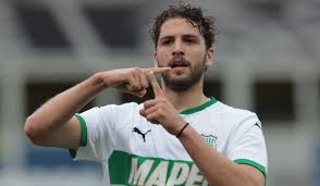 Centrocampista anche della nazionale italiana e originario di lecce, è sentimentalmente legato a thessa lacovich. Manuel Locatelli Chi E Eta Carriera Vita Privata Moglie Controcopertina Com