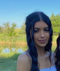 Lauren Falconer's Instagram, Twitter & Facebook