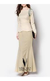 Biar ruangan senantiasa cantik dengan hiasan bunga, kamu bisa menggantinya dengan bunga kering. 260 Baju Kurung Ideas Muslimah Dress Fashion Baju Kurung