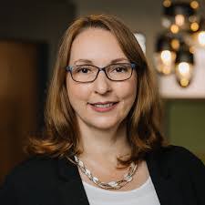 Mindy Clifton's Instagram, Twitter & Facebook