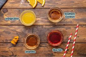 It's easy to make at home: Alabama Slammer Easy Fruity Cocktail Julie S Eats Treats