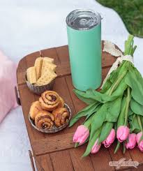 Summer picnic desserts picnic desserts can be tricky at the best of times and no more than in the heat of summer. Hei 44 Lister Over Picnic Desserts For Hot Weather They Re Easy To Transport In A Tin And Will Hold Up Against The Heat Of A