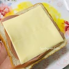 Roti swiss roll cheese ni boleh di jadikan hidangan untuk breakfast ataupun minum petang bersama keluarga tersayang… sebab dalam tu dah de rasa best cheese plus sosej tu…nyum.nyum… resepi lengkap belajar buat bun, pizza dan pau>> cara buat pau, pizza dan bun. Ilham Media Resepi Roti Sosej Cheese Bahan Roti Telur Facebook