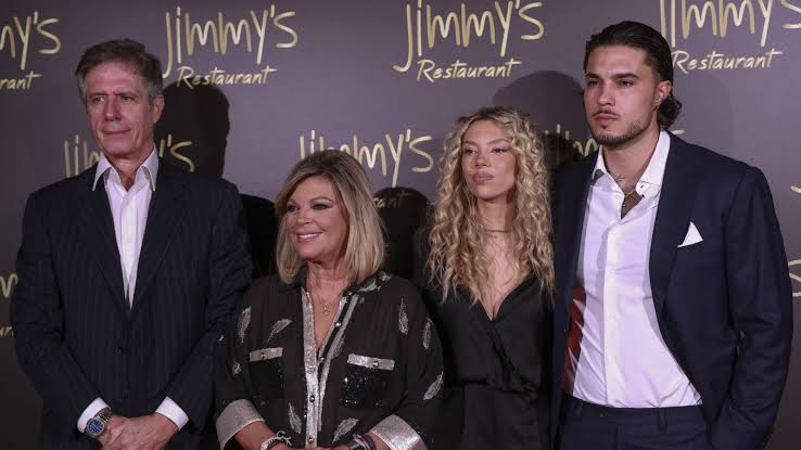 Terelu Campos y Carlo Costanzia padre, la foto familiar que da una estocada  a Mar Flores