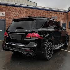 L Image Contient Peut Etre Voiture Et Plein Air Mercedes Suv Luxury Cars Mercedes Mercedes Amg