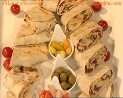 سندوتشات الصاج بالبيض والجبن Appetizer Bites Food Food And Drink