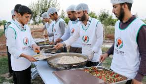 Essen und trinken ist nur erlaubt, solange es dunkel ist. Projekt Iftar Essen Fastenbrechen Ramadan 2016
