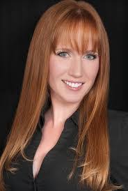 Kerri Downs's Instagram, Twitter & Facebook