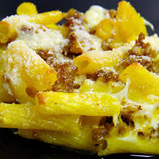 Pasta Al Forno Con Salsicce Provola E Zafferano La Proposta Della Domenica Il Meridiano News