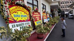 Pestanikah #karanganbunga #kisahmemikat pesta nikah tetiba heboh saat ada karangan bunga bertuliskan. Belasan Karangan Bunga Ucapan Simpati Untuk Wiranto Berjejer Di Halaman Kantor Kemenkopolhukam Tribunnews Com Mobile