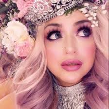 Deanne Simmons's Instagram, Twitter & Facebook